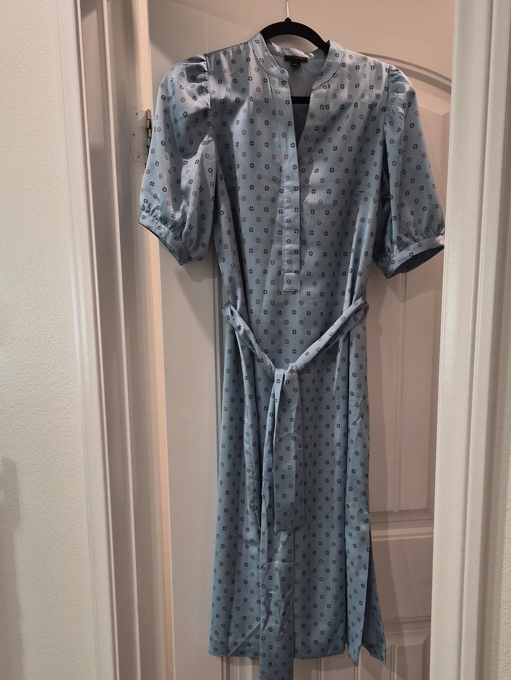 Ann Taylor Light Blue Printed Midi Dress with Tie Waist